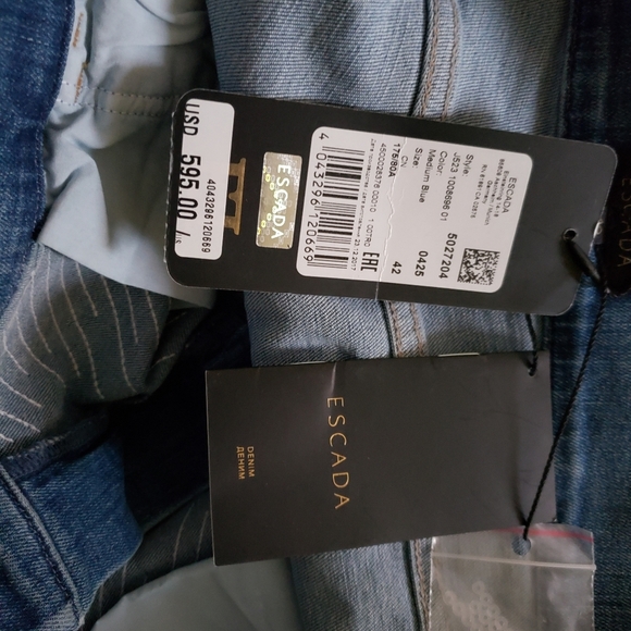 NWT Escada jeans distressed and embelished - Picture 16 of 16